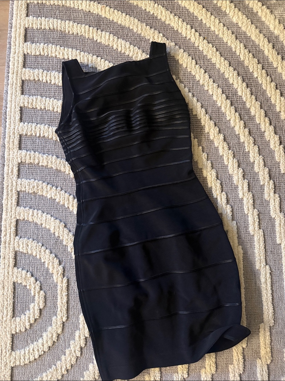 Cache dress - Picture 5 of 5